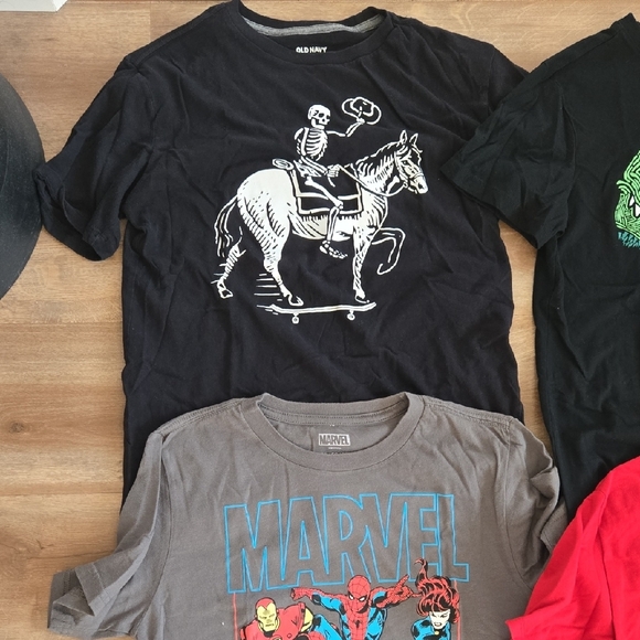 Boy's Graphic T-Shirt Bundle (21 Shirts) - Picture 9 of 16
